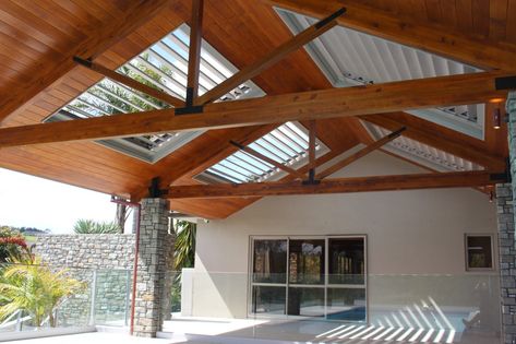 Louvre Roof Pergola NZ vs Traditional Pergolas: Which Is Better?
